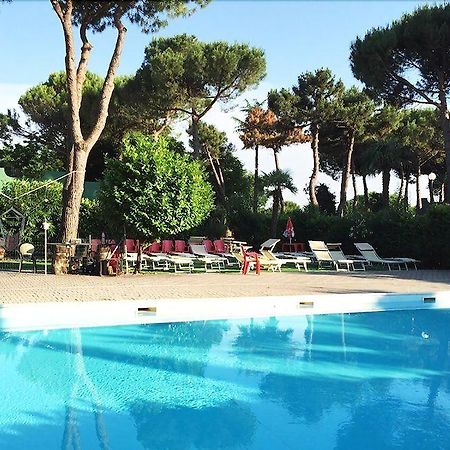 Villaggio Mithos Misano Adriatico Bagian luar foto