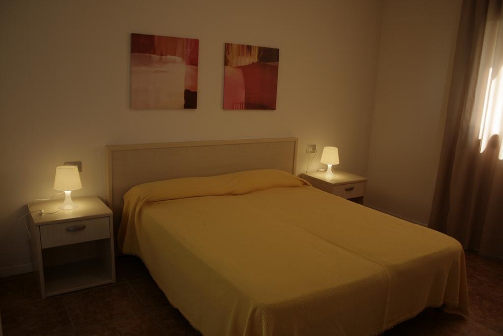 Villaggio Mithos Misano Adriatico Ruang foto